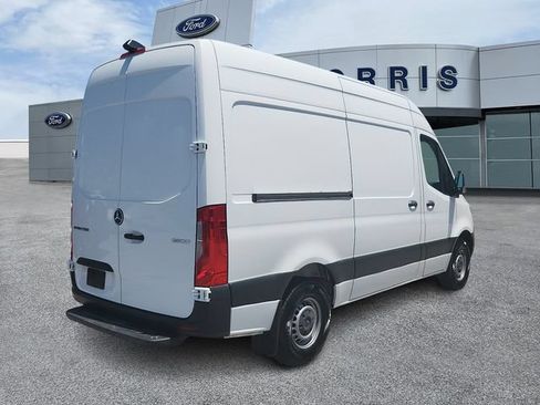 Used 2020 Mercedes-Benz Sprinter 2500 image 4