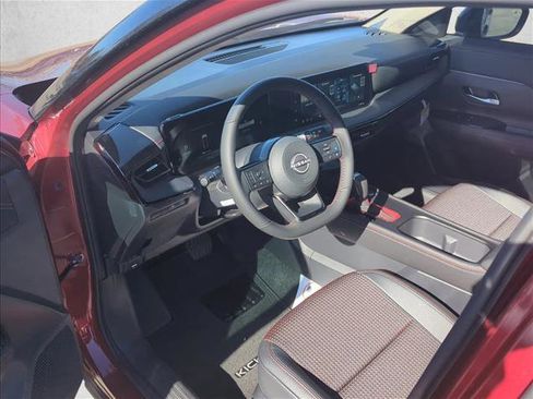New 2026 Nissan Kicks SR FWD image 9