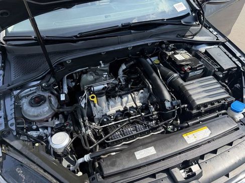 Used 2021 Volkswagen Golf 4-Door FWD image 26