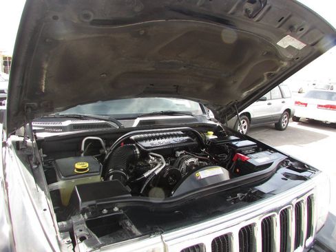 Used 2007 Jeep Commander Sport RWD image 22