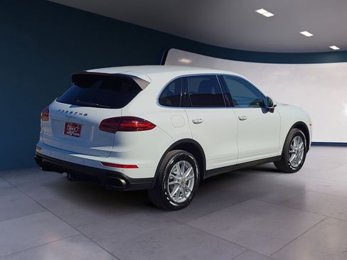 Used 2016 Porsche Cayenne image 5
