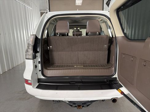 Used 2016 Lexus GX 460 Luxury image 9