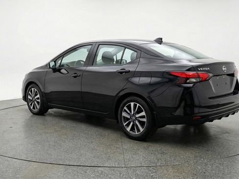 Used 2025 Nissan Versa SV image 5