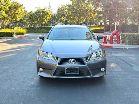 Used 2013 Lexus ES 300h w/ Luxury Pkg image 9