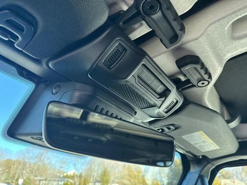 Used 2025 Jeep Wrangler Unlimited Rubicon image 24