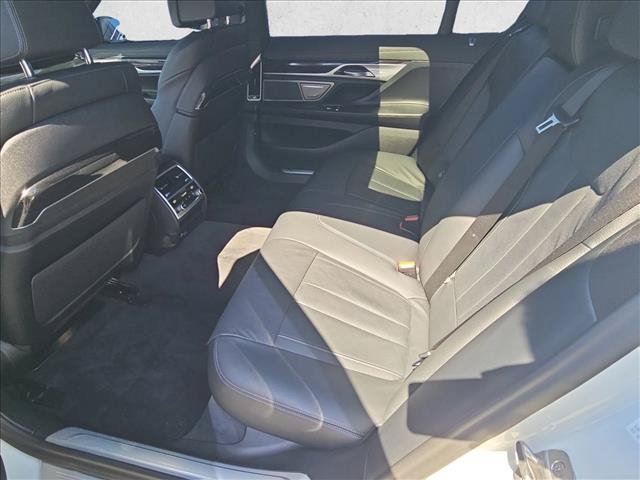 Used 2022 BMW 740i w/ M Sport Package RWD image 21