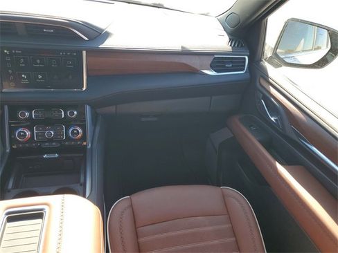 Used 2023 GMC Yukon XL Denali Ultimate image 30