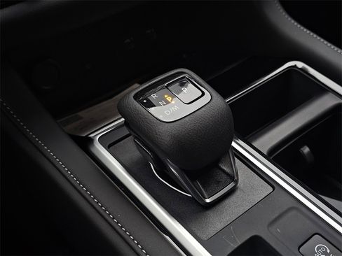 New 2025 Nissan Pathfinder SL image 24