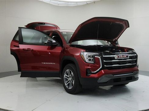 Used 2026 GMC Terrain Elevation image 9