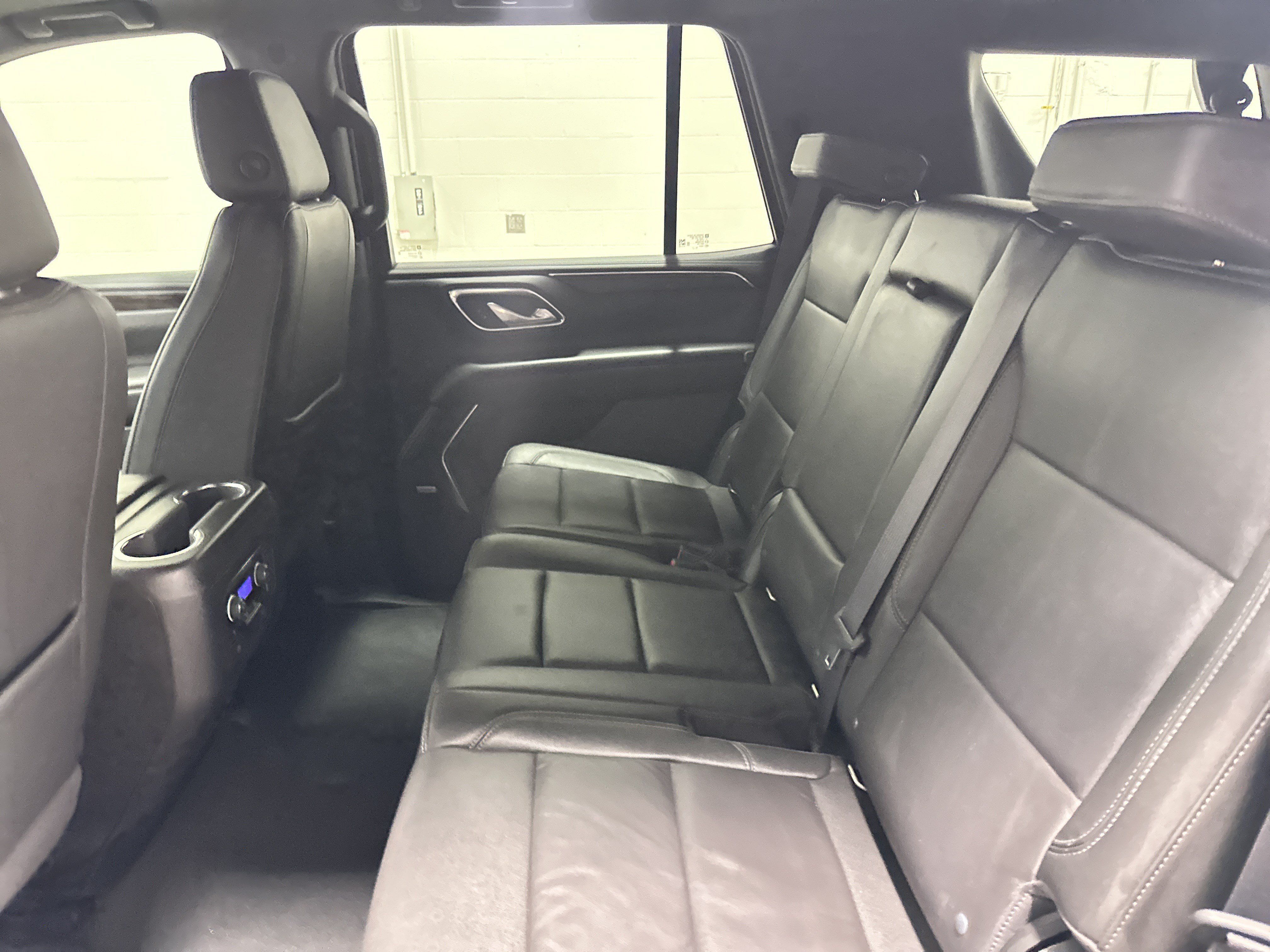 Used 2022 Chevrolet Tahoe Z71 w/ Luxury Package AWD/4WD image 31