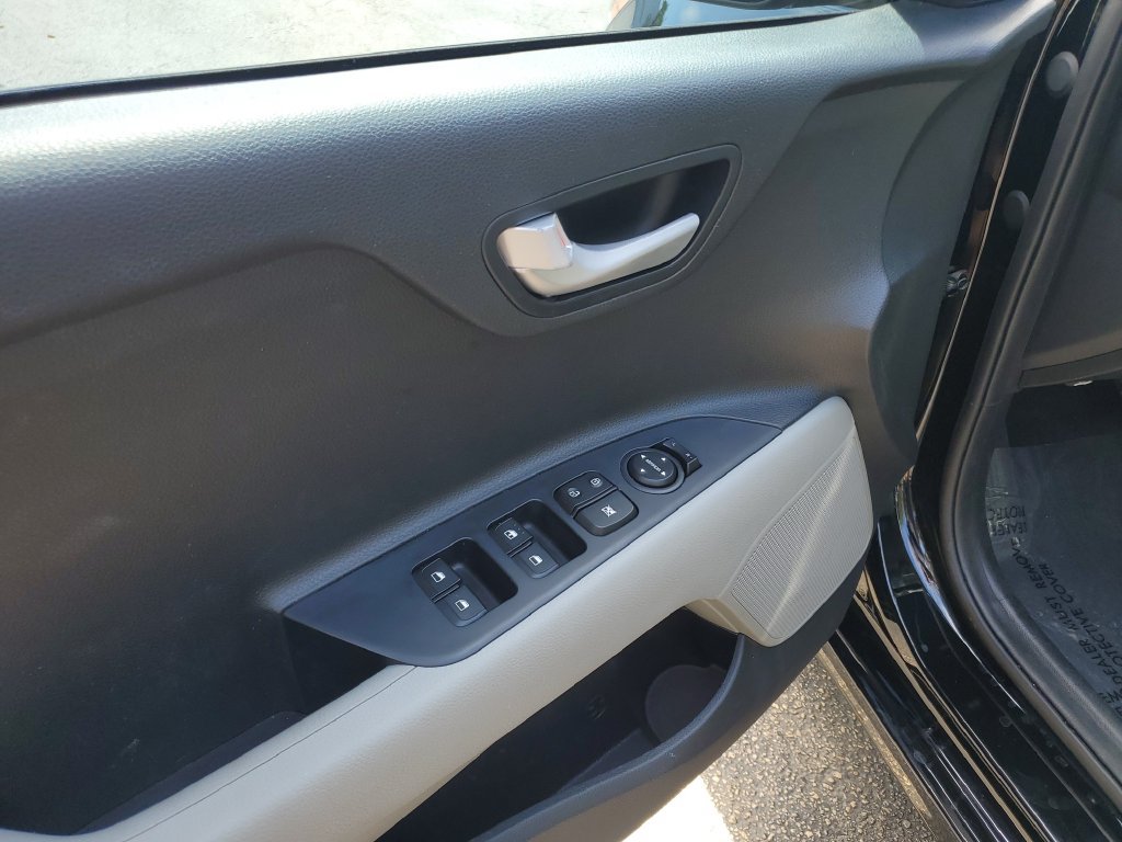 Used 2022 Kia Rio S w/ Option Group 015 FWD image 17