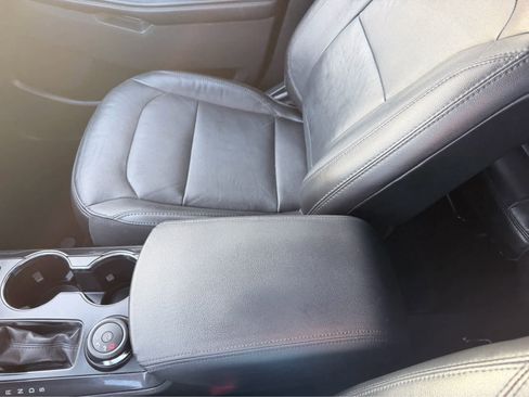 Used 2018 Ford Explorer XLT w/ Equipment Group 202A image 30