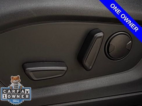 Used 2022 Ford Explorer XLT w/ Equipment Group 202A image 7