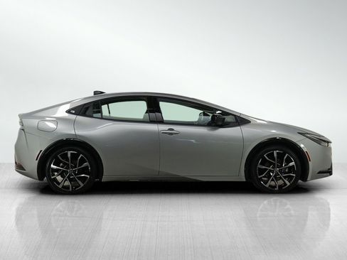 Used 2025 Toyota Prius Plug-In Hybrid image 8