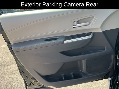 Used 2021 Toyota Sienna XLE FWD image 11