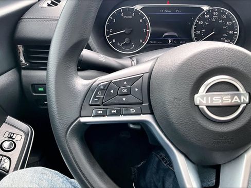 Used 2024 Nissan Sentra SV FWD image 24