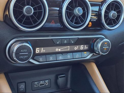 Used 2024 Nissan Sentra SV w/ SV Premium Package image 12