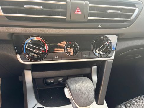 Used 2023 Kia Seltos LX AWD/4WD image 16