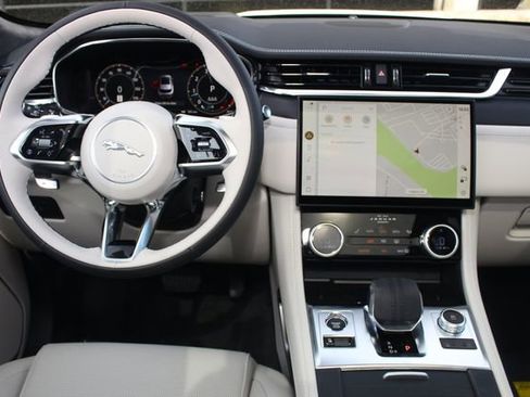 New 2026 Jaguar F-PACE R-Dynamic S image 4