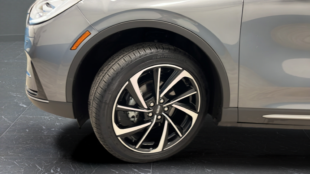 Used 2025 Lincoln Corsair Reserve AWD/4WD image 36