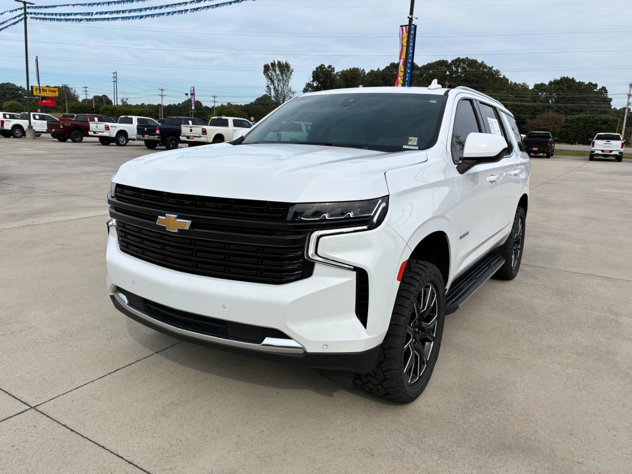 Used 2022 Chevrolet Tahoe LT AWD/4WD image 2