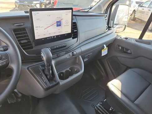 New 2026 Ford Transit 250 148 Medium Roof w/ Load Area Protection Package RWD image 20