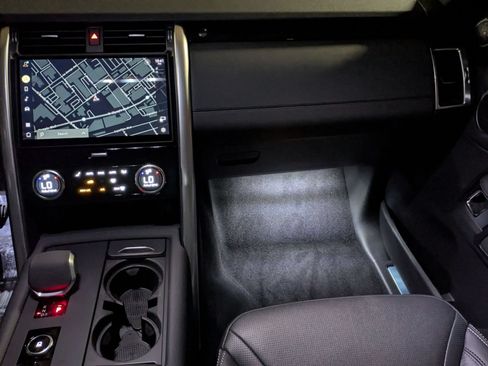 New 2026 Land Rover Discovery S AWD/4WD image 28