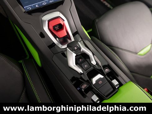 Used 2021 Lamborghini Huracan EVO image 28