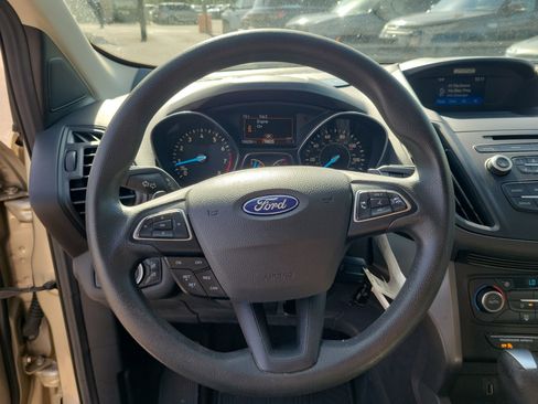 Used 2017 Ford Escape SE image 10