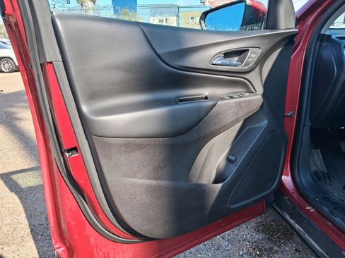 Used 2018 Chevrolet Equinox LT image 10