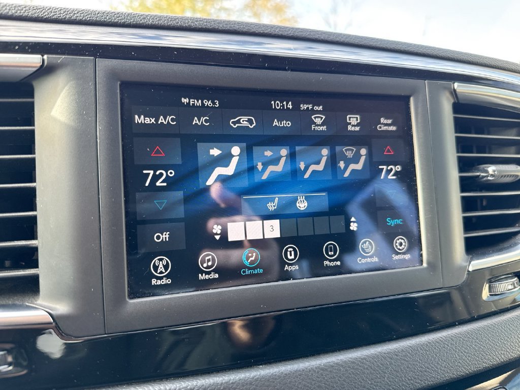 Used 2020 Chrysler Pacifica Touring-L FWD image 15