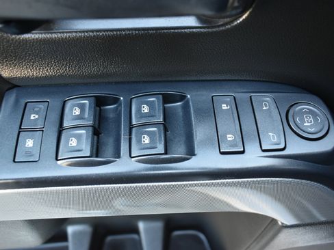 Used 2018 Chevrolet Silverado 1500 LT w/ All Star Edition image 39