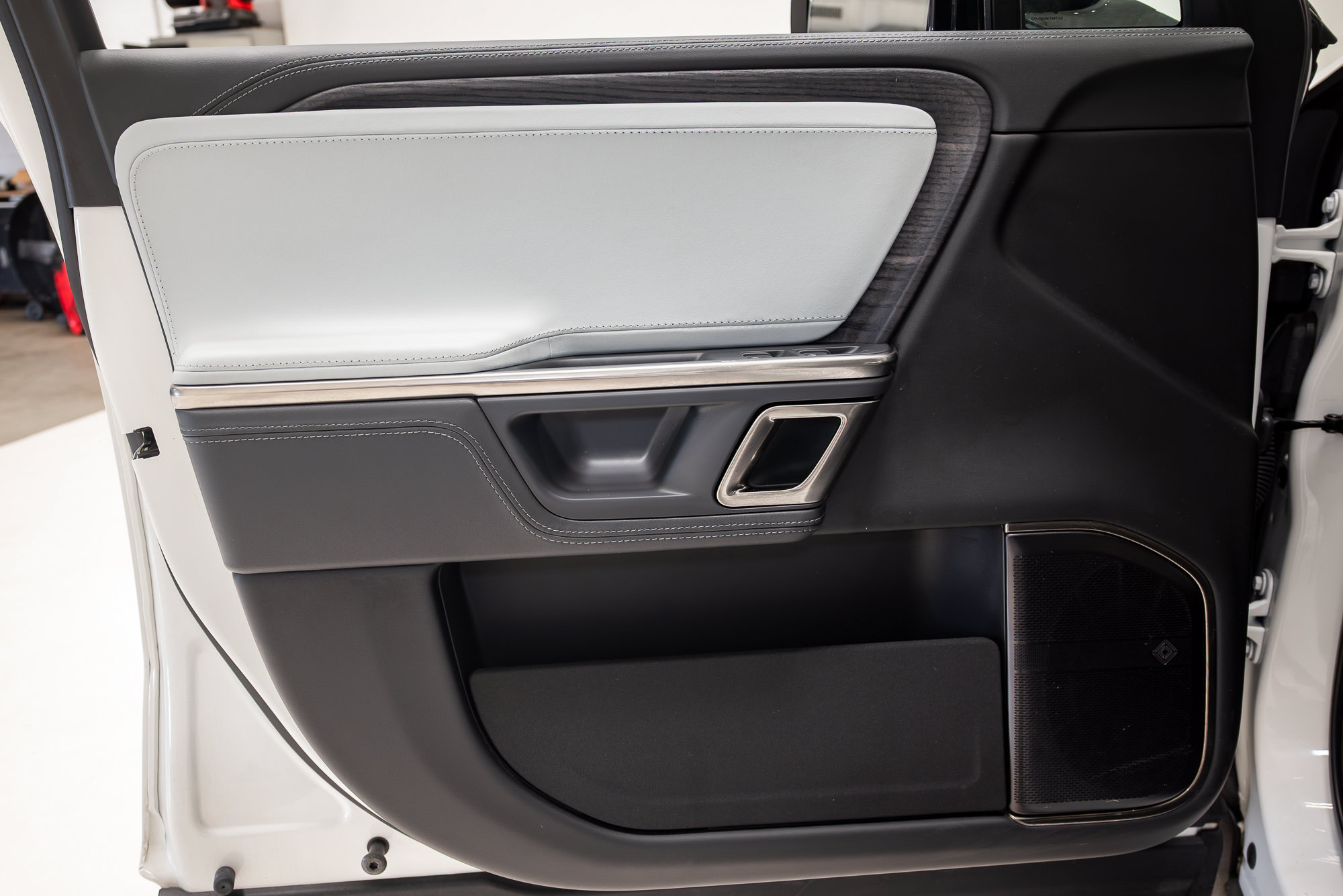 Used 2024 Rivian R1S Adventure Quad AWD/4WD image 7