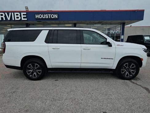 Used 2022 Chevrolet Suburban Z71 AWD/4WD image 8