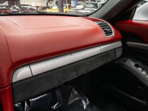 Used 2016 Porsche Boxster Spyder RWD image 33