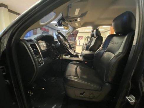 Used 2014 RAM 1500 Laramie w/ Convenience Group image 18