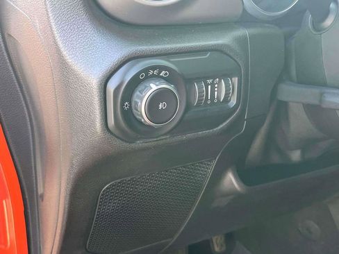 Used 2018 Jeep Wrangler Unlimited Sport image 16