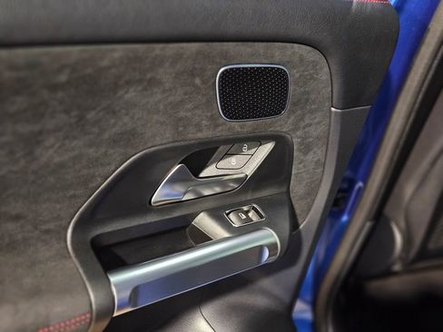 Used 2024 Mercedes-Benz GLB 250 image 36