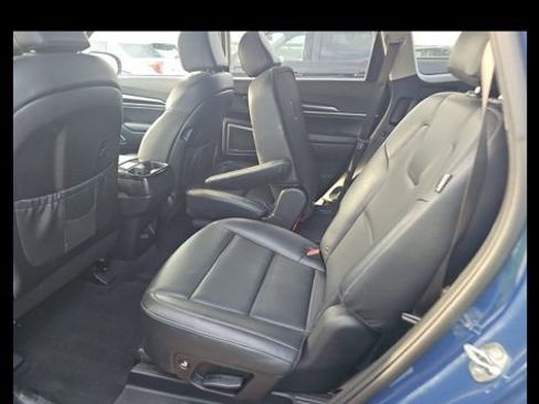Used 2025 Kia Telluride S image 11