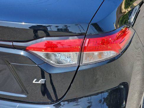 Used 2025 Toyota Corolla LE FWD image 32