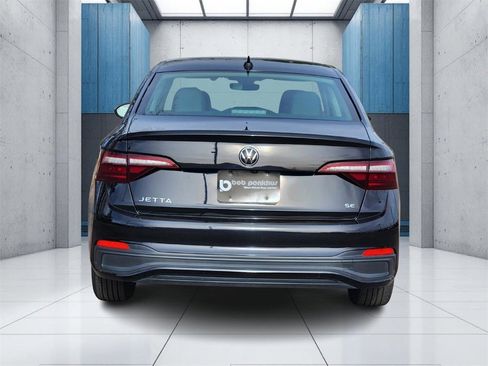 Used 2024 Volkswagen Jetta SE image 30