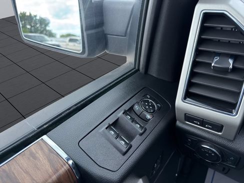 Used 2019 Ford F150 Lariat w/ Equipment Group 502A Luxury AWD/4WD image 27