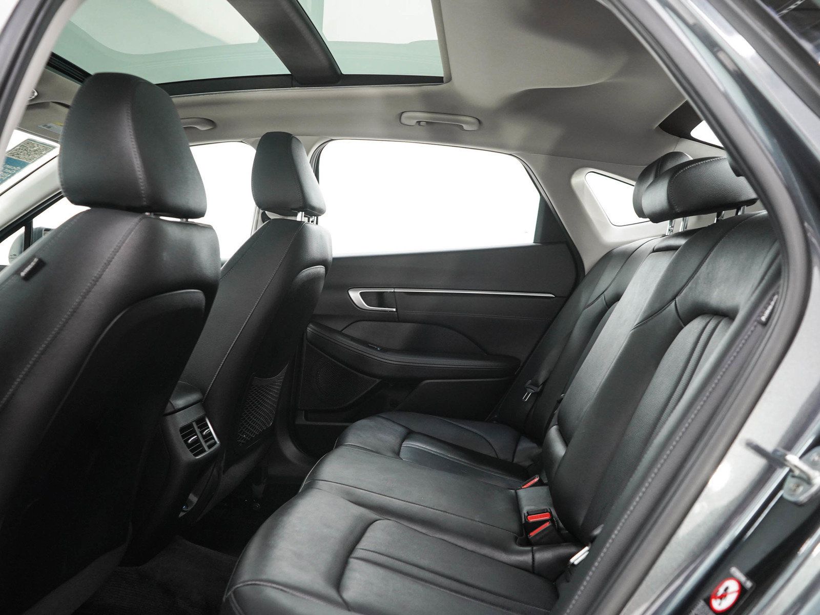 Used 2022 Hyundai Sonata Limited FWD image 13