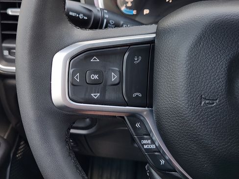 Used 2025 RAM 1500 Big Horn AWD/4WD image 30