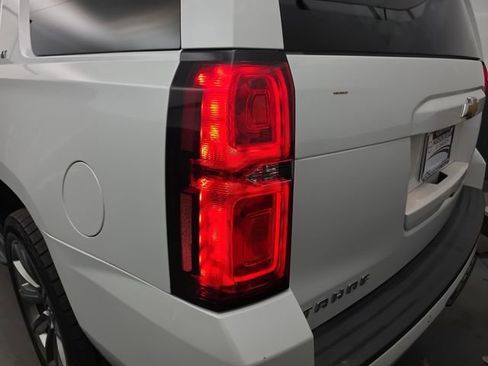 Used 2019 Chevrolet Tahoe LT w/ Luxury Package image 18