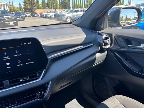 Used 2025 Chevrolet Equinox LT FWD image 36
