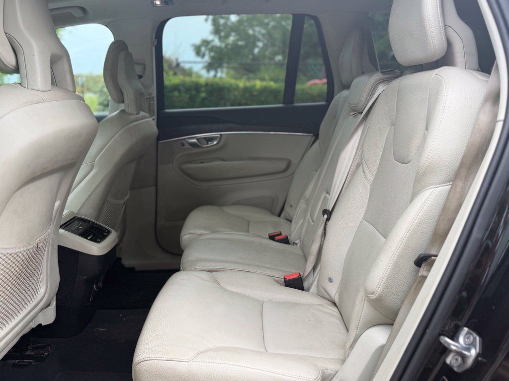 Used 2020 Volvo XC90 T5 Momentum AWD/4WD image 13