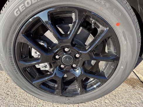 New 2026 Jeep Compass Latitude image 27