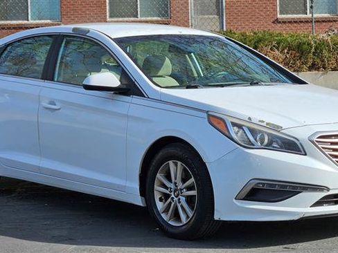 Used 2015 Hyundai Sonata SE w/ Option Group 02 image 7
