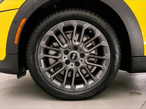 Certified 2025 MINI Cooper S image 8